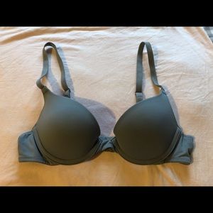 PINK Victoria’s Secret wear everywhere push-up bra